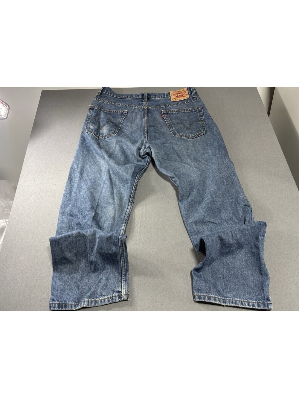 Levi's Jeans Mens Size 36x30 Blue 505 Regular Fit Straight Leg Medium Wash Denim - Picture 12 of 15